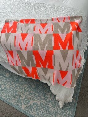 Baublebar On Repeat Custom Throw M